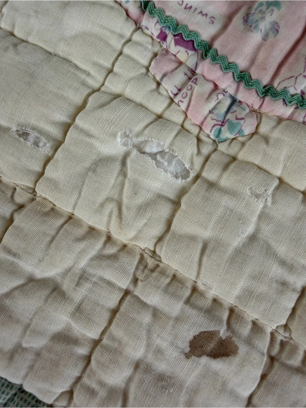 VTG Sunbonnet Sue Baby Lap Quilt Hand Sewn Purple Pastel 35x53 Damaged Cutter